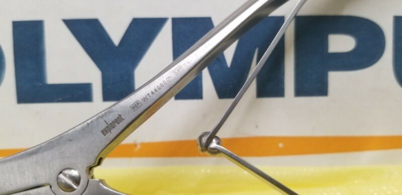 W440600 Scissors - Caplan, serrated, straight, size 220 - Double Action - Image 2
