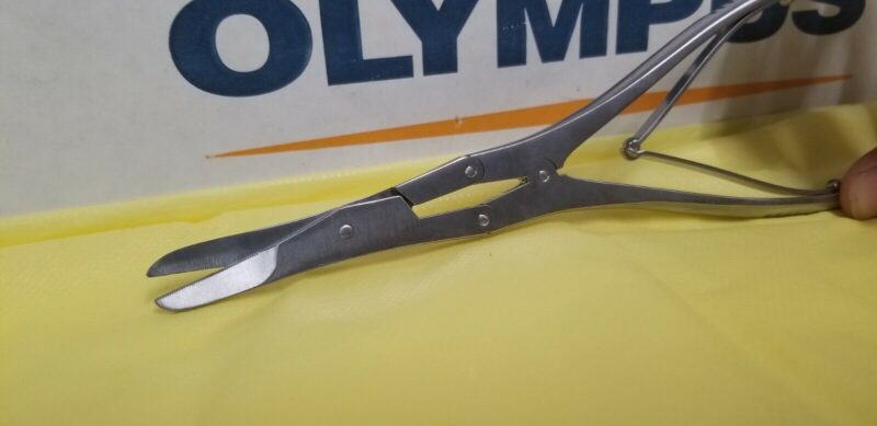 W440600 Scissors - Caplan, serrated, straight, size 220 - Double Action - Image 5