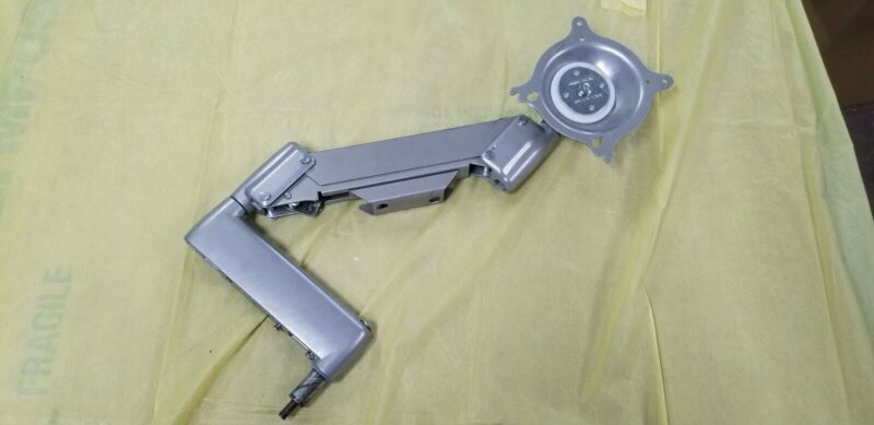 Fusion ENT self-balanced adjustable mounting system for a flat panel display